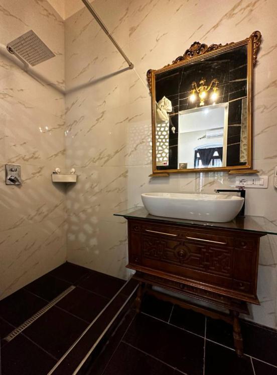 Enchanting Room In Bari Old Town Exterior foto